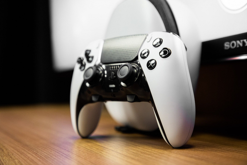 Игровой контроллер Sony DualSense: Инновация, иммерсия и невероятное взаимодействие